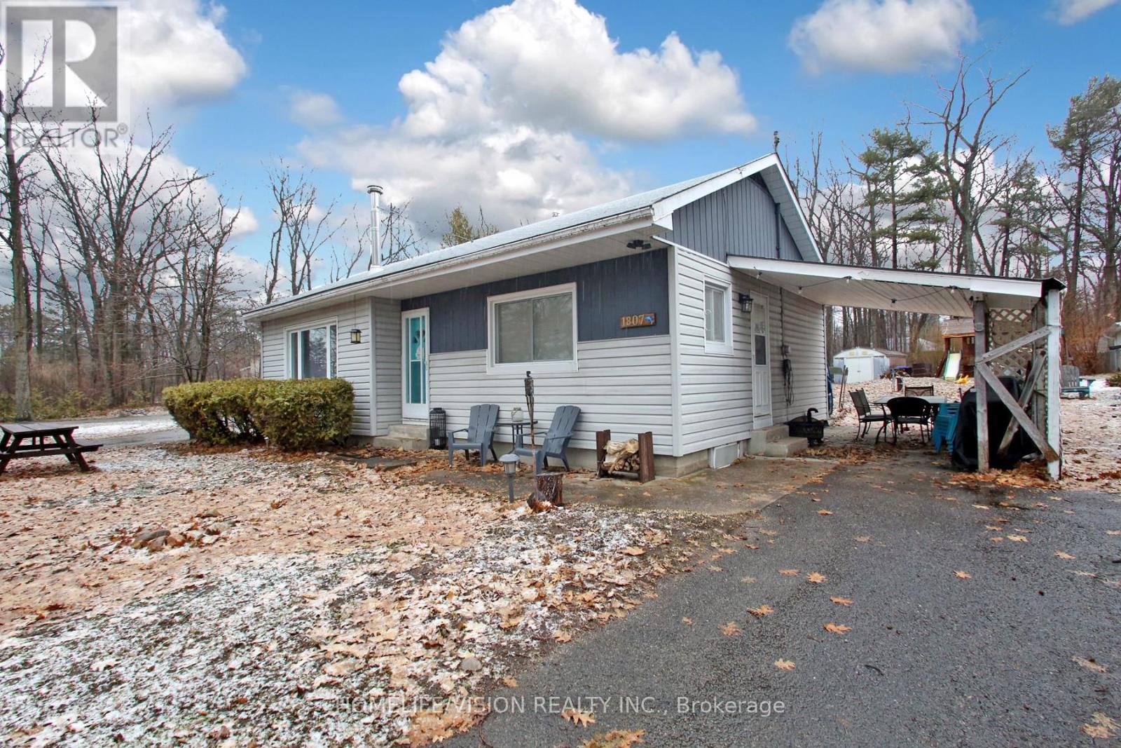 1807 Tiny Beaches Road S, Tiny, Ontario  L0L 1P1 - Photo 6 - S12983826