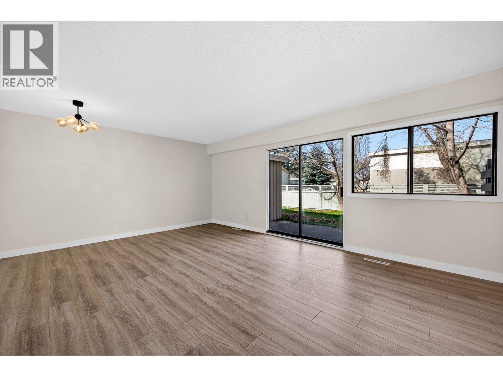 249 Kitchener Crescent Unit# 29, Kamloops, British Columbia  V2B 1B9 - Photo 6 - 10382896