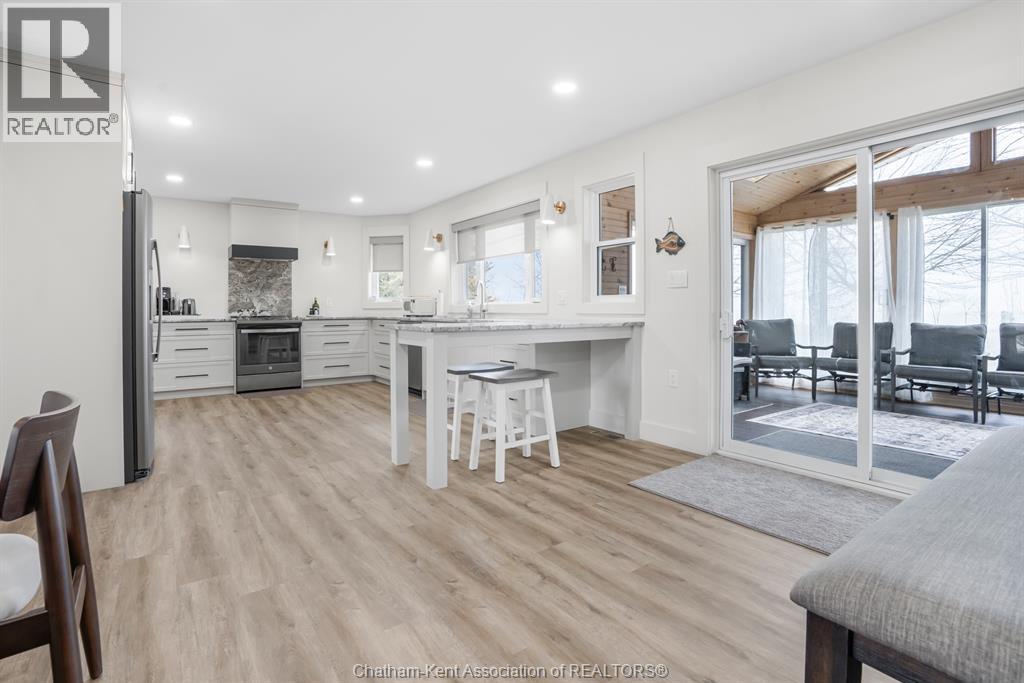 17938 Lakeshore Road, Rondeau Park, Ontario  N0P 1X0 - Photo 6 - 26007245