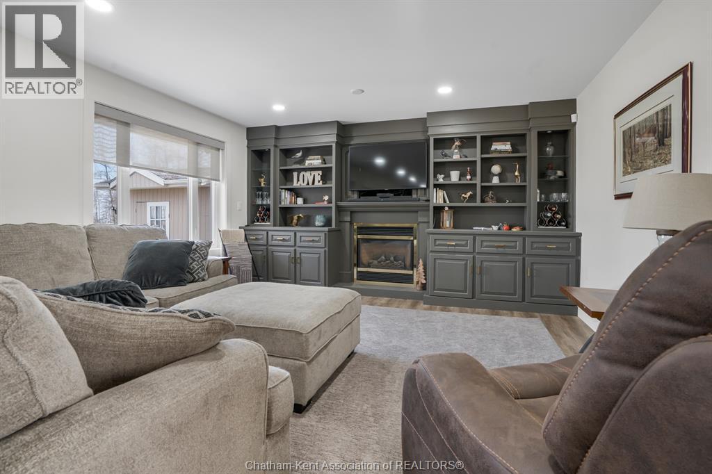 17938 Lakeshore Road, Rondeau Park, Ontario  N0P 1X0 - Photo 15 - 26007245