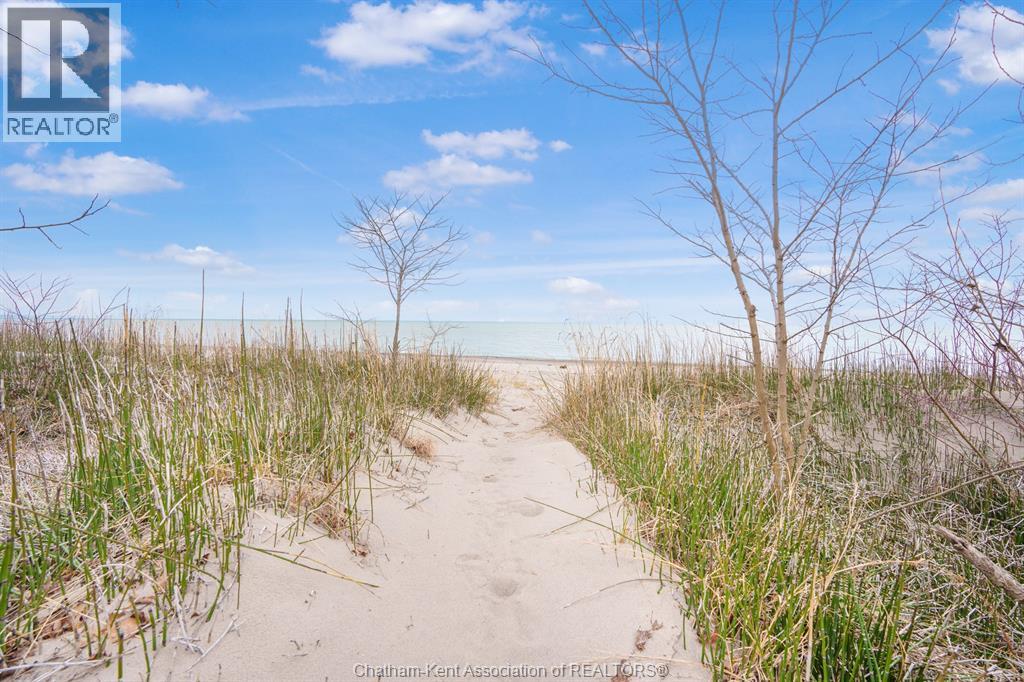 17938 Lakeshore Road, Rondeau Park, Ontario  N0P 1X0 - Photo 47 - 26007245