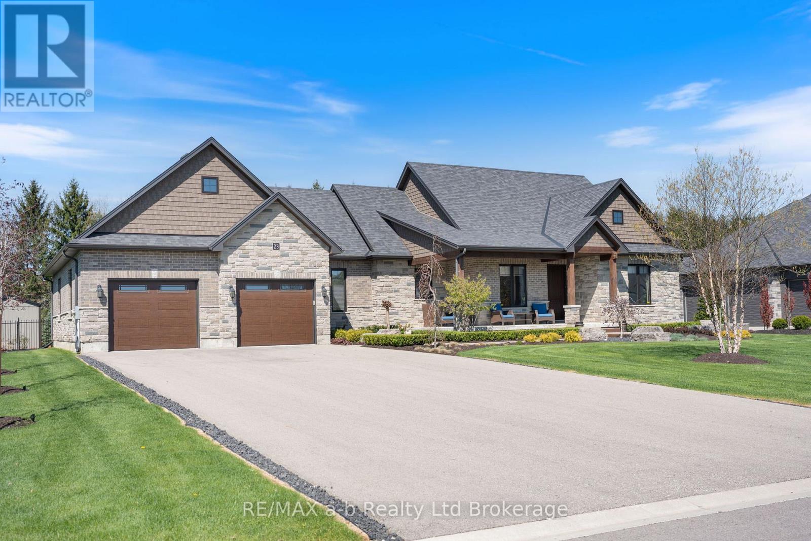 23 AUGUST CRESCENT, Norwich, Ontario