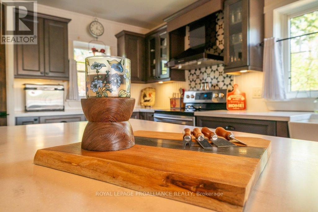 1130 Hummingbird Lane, Central Frontenac, Ontario  K0H 0B6 - Photo 12 - X12985174