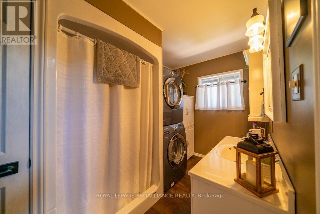 1130 Hummingbird Lane, Central Frontenac, Ontario  K0H 0B6 - Photo 24 - X12985174