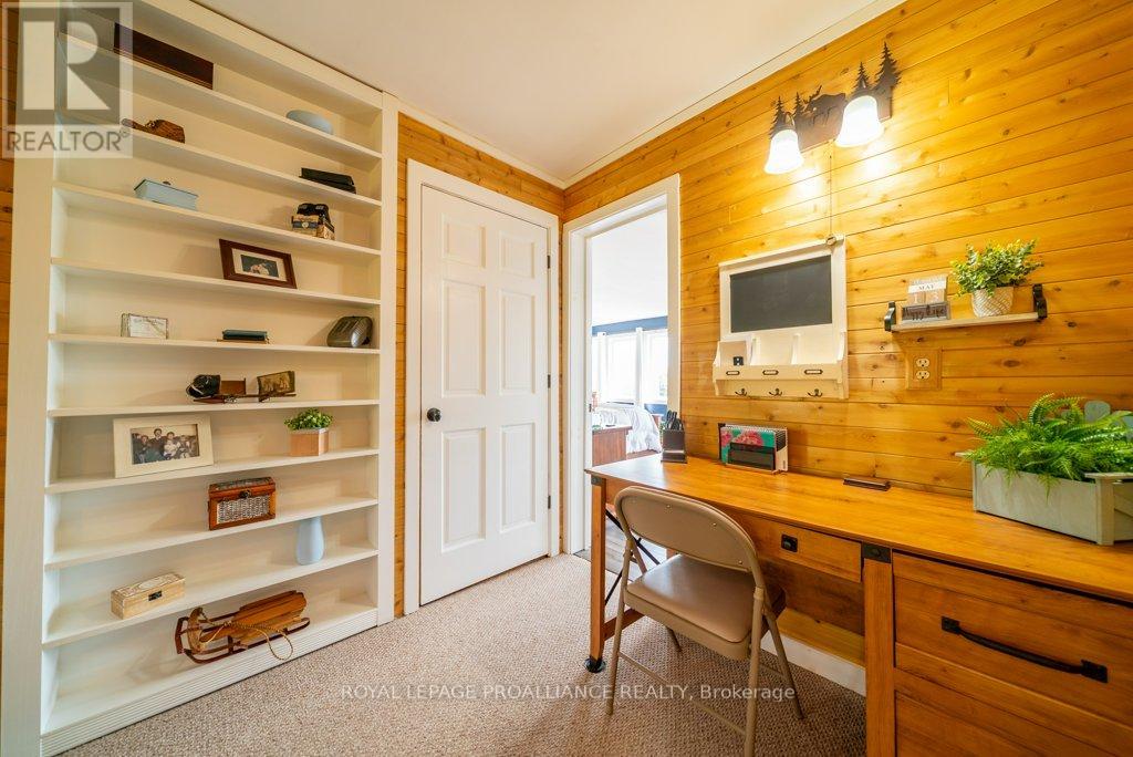 1130 Hummingbird Lane, Central Frontenac, Ontario  K0H 0B6 - Photo 27 - X12985174