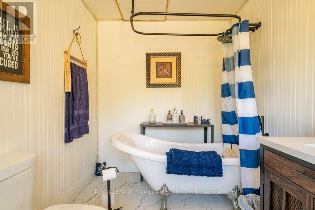 1130 Hummingbird Lane, Central Frontenac, Ontario  K0H 0B6 - Photo 33 - X12985174