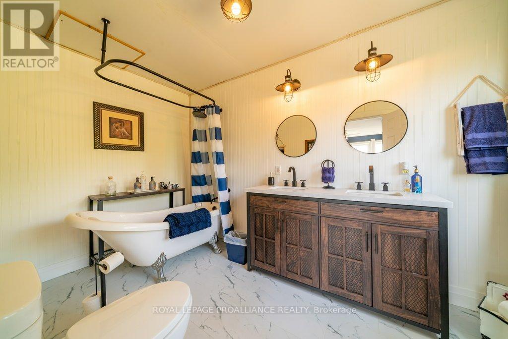 1130 Hummingbird Lane, Central Frontenac, Ontario  K0H 0B6 - Photo 32 - X12985174