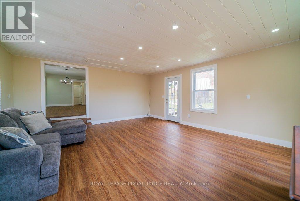 5948 Ardoch Road, North Frontenac, Ontario  K0H 1C0 - Photo 22 - X12985244