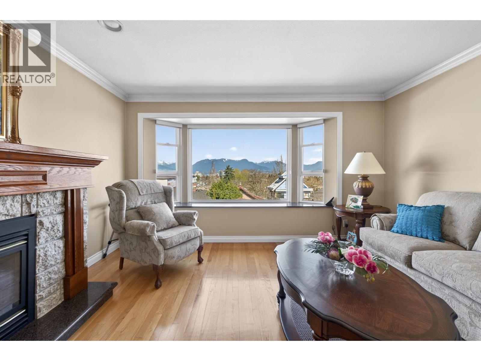 1627 E 34TH AVENUE, Vancouver, British Columbia