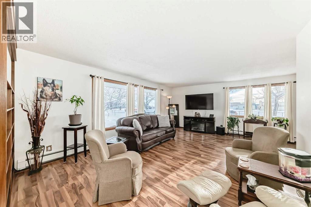 207 6a Avenue, Three Hills, Alberta  T0M 2A0 - Photo 14 - A2295128