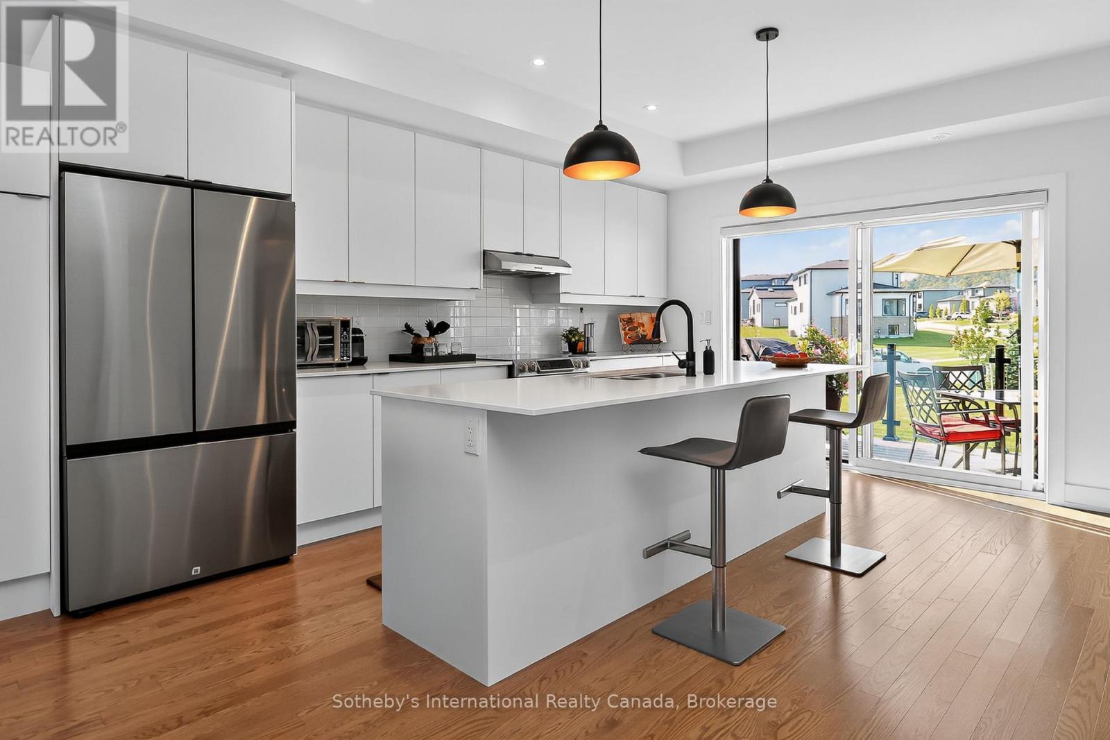 32 - 117 Sladden Court, Blue Mountains, Ontario  N0H 2P0 - Photo 8 - X12985912