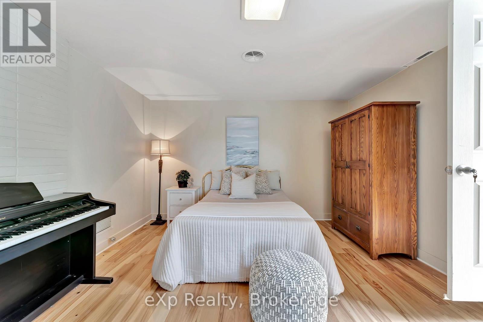 5 Orchard Crescent, Guelph, Ontario  N1E 1W9 - Photo 37 - X12985990