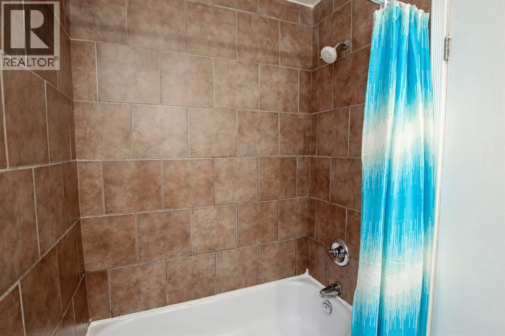 36 Mcblane Close, Red Deer, Alberta  T4R 1W6 - Photo 24 - A2292941