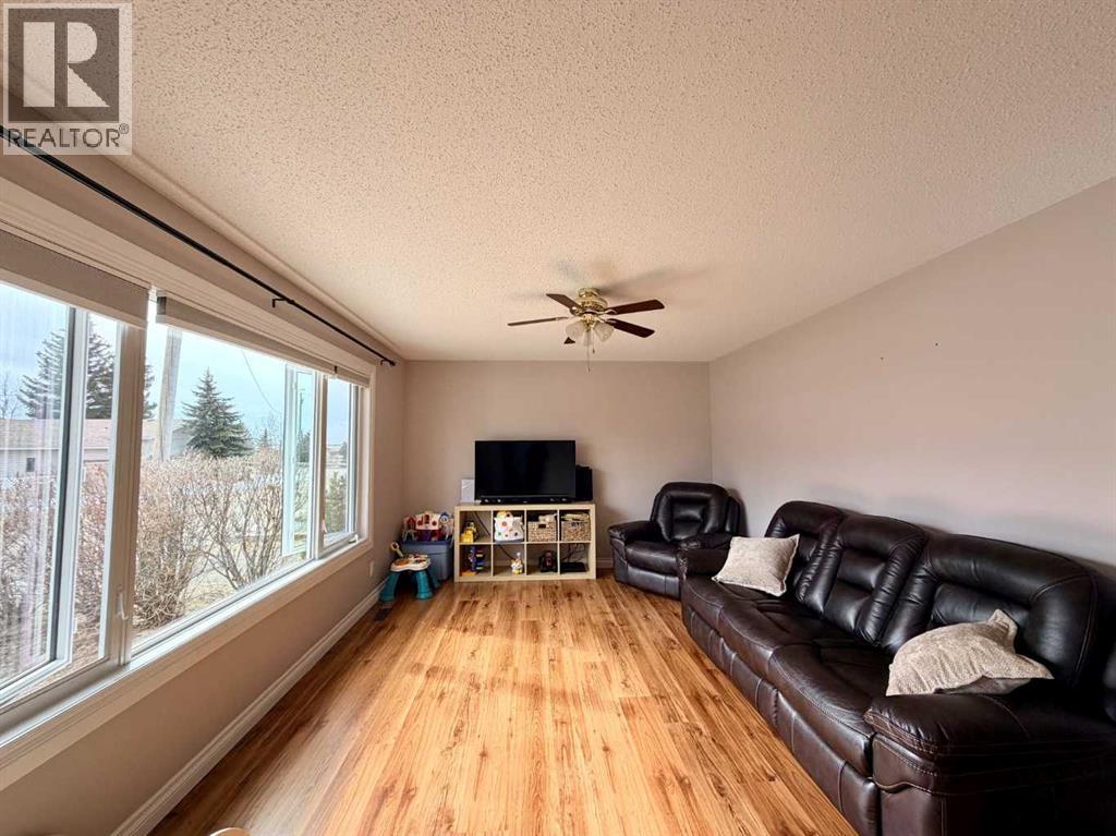 202 2 Avenue Ne, Linden, Alberta  T0M 1J0 - Photo 8 - A2297643