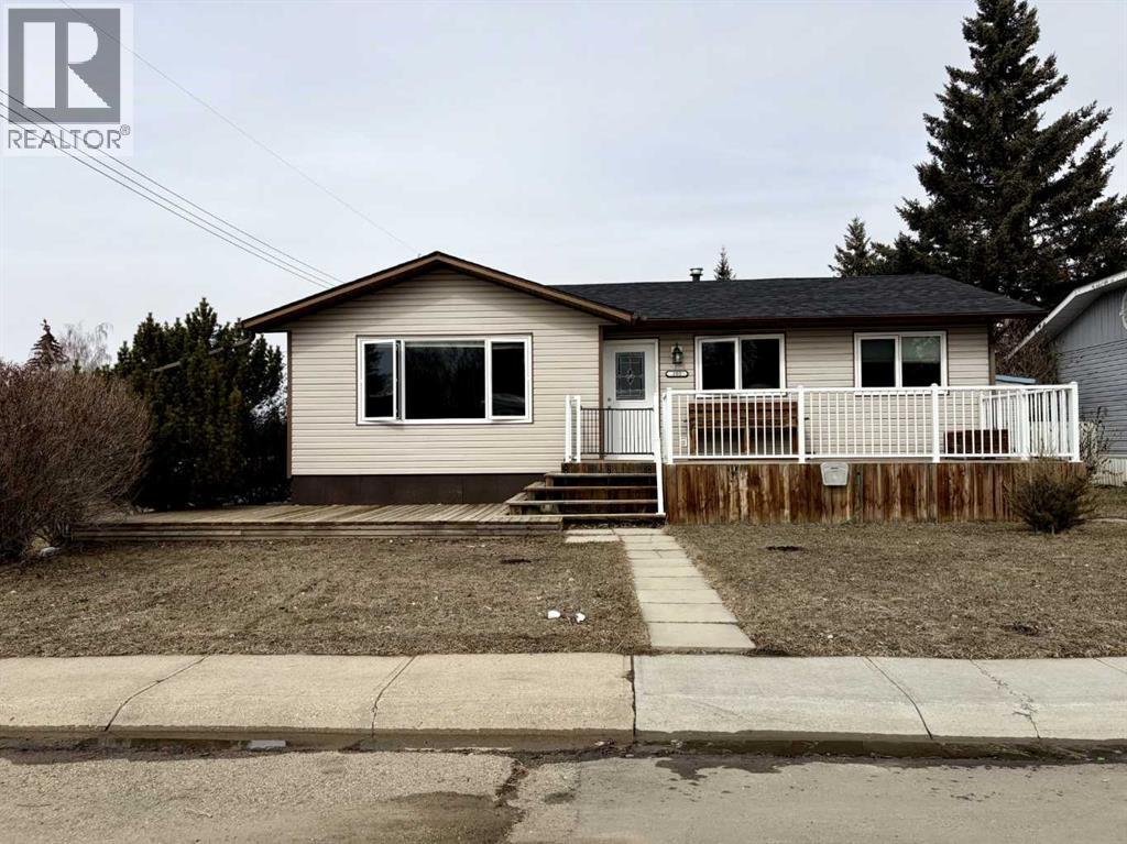 202 2 Avenue NE, Linden, Alberta