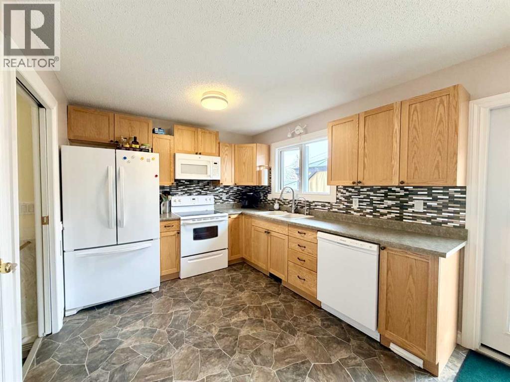 202 2 Avenue Ne, Linden, Alberta  T0M 1J0 - Photo 4 - A2297643