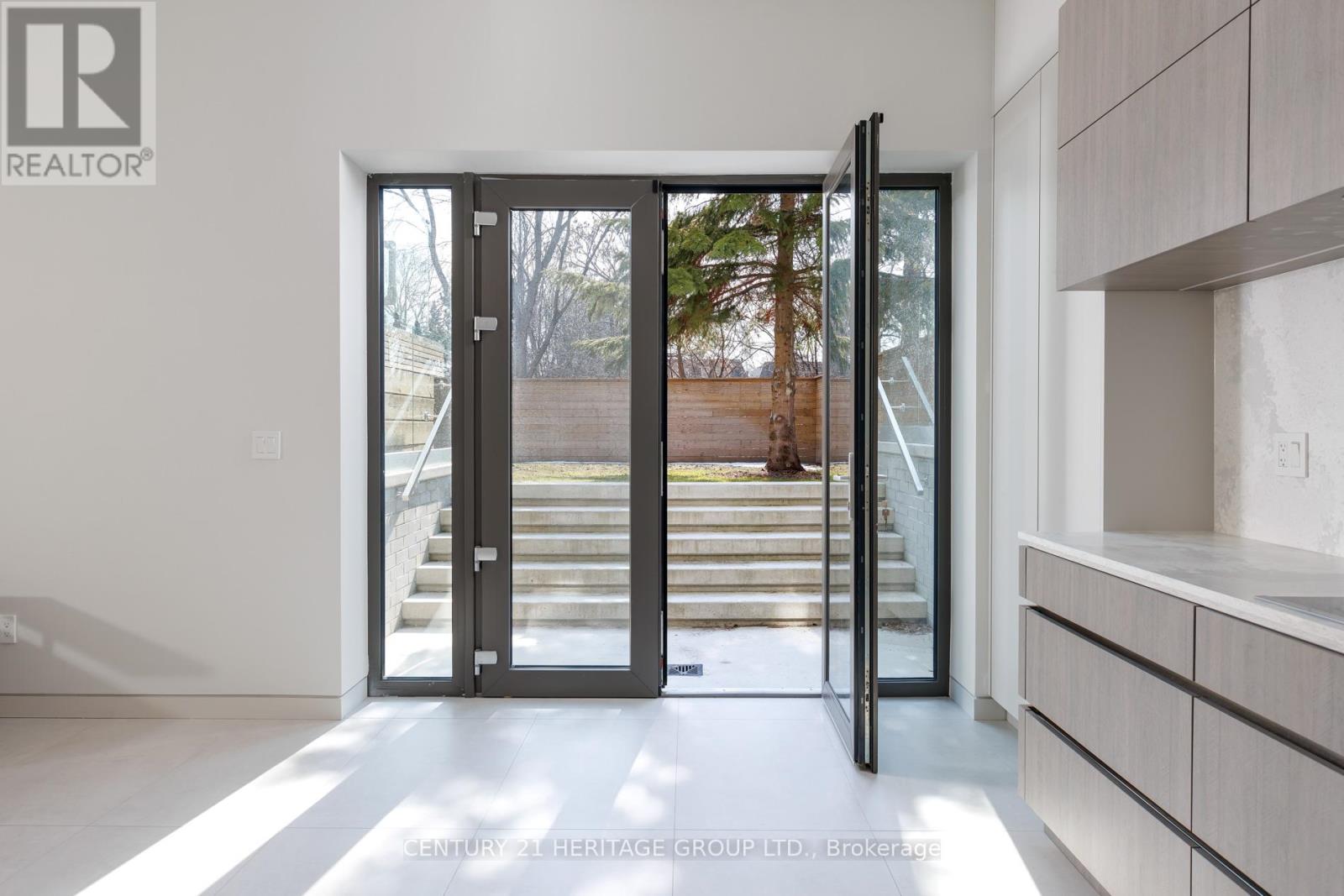 21 Farrell Avenue, Toronto, Ontario  M2R 1C7 - Photo 12 - C12985980