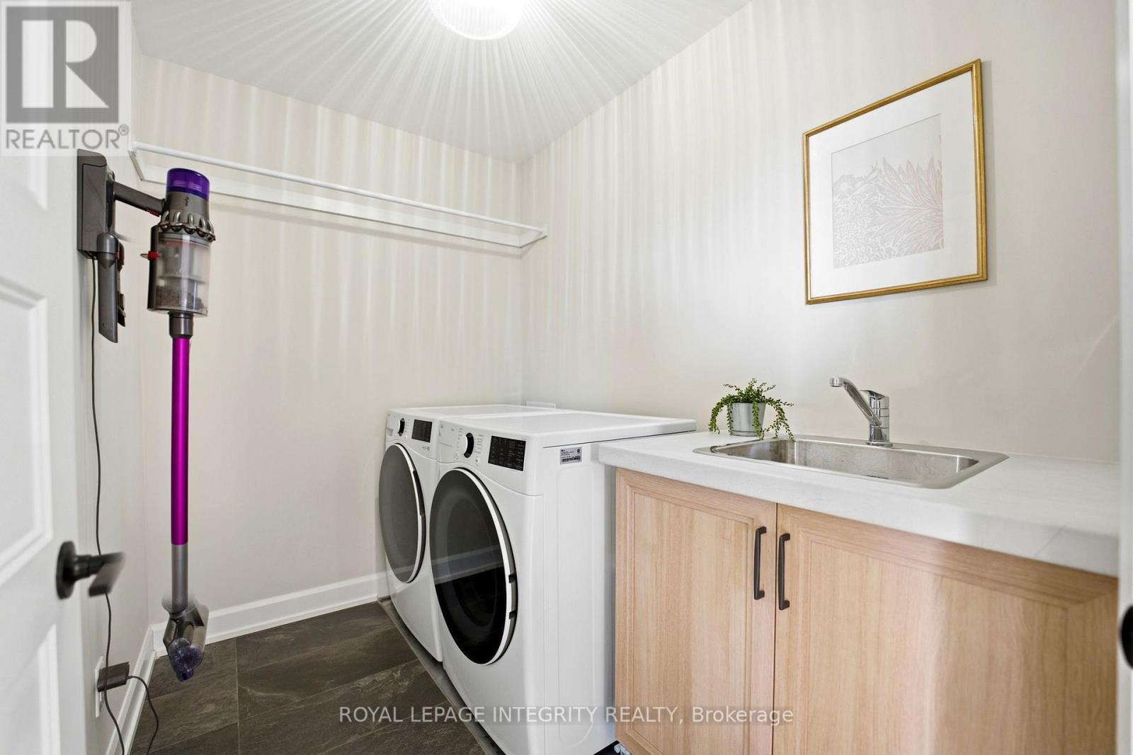 451 Moonlight Drive, Russell, Ontario  K4R 0L1 - Photo 32 - X12985946