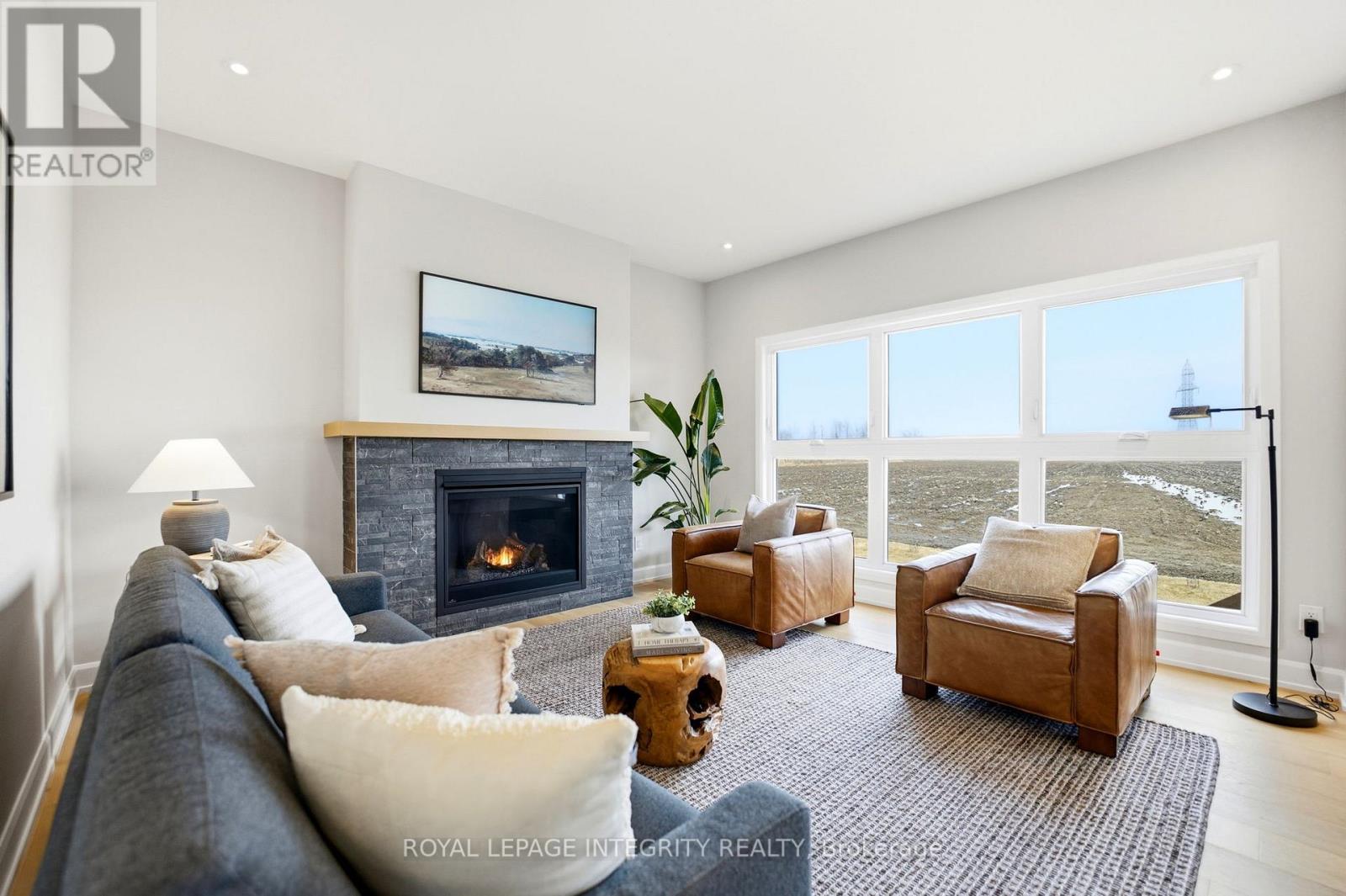 451 Moonlight Drive, Russell, Ontario  K4R 0L1 - Photo 4 - X12985946