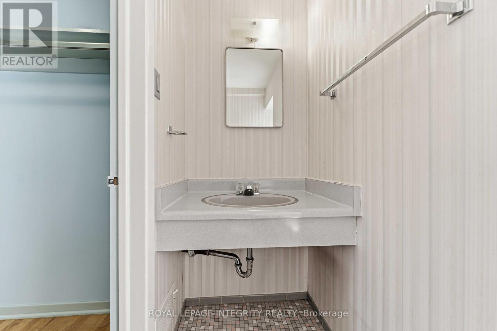 1842 Playfair Drive, Ottawa, Ontario  K1H 5S1 - Photo 17 - X12985952