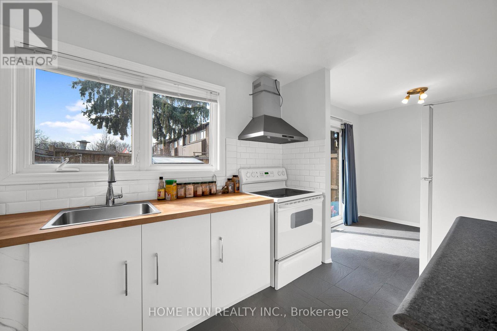 4 - 2111 Montreal Road, Ottawa, Ontario  K1J 8M8 - Photo 12 - X12985966