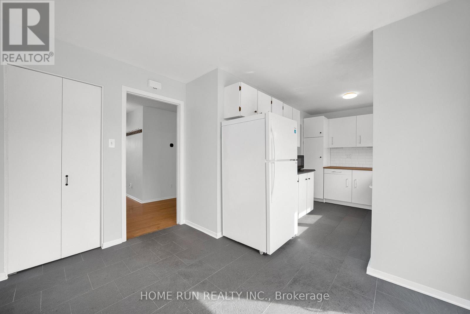 4 - 2111 Montreal Road, Ottawa, Ontario  K1J 8M8 - Photo 17 - X12985966