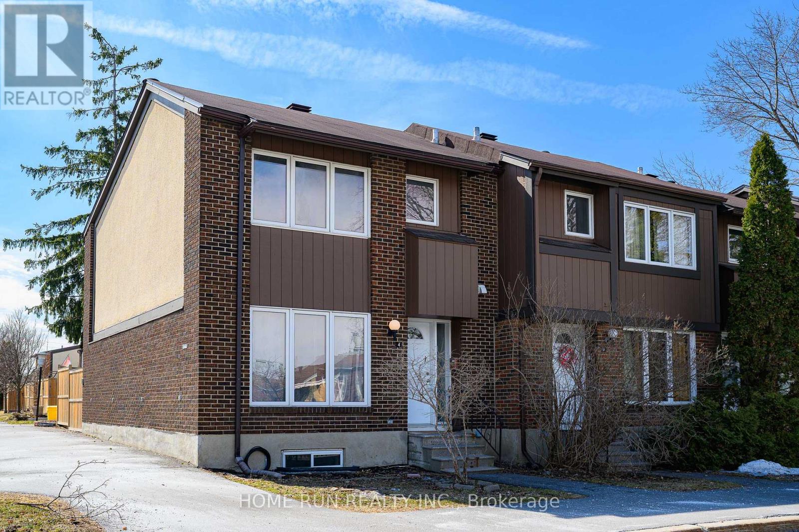 4 - 2111 Montreal Road, Ottawa, Ontario  K1J 8M8 - Photo 2 - X12985966