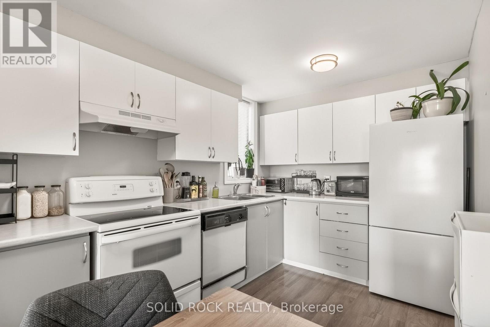 901 - 1440 Heron Road, Ottawa, Ontario  K1V 0X2 - Photo 8 - X12985998