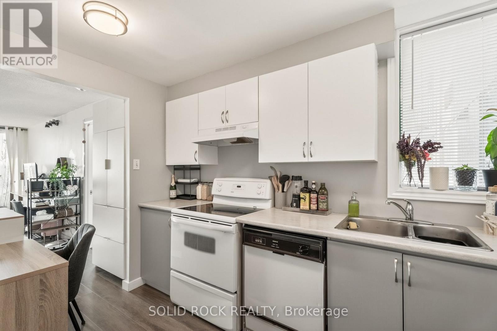 901 - 1440 Heron Road, Ottawa, Ontario  K1V 0X2 - Photo 9 - X12985998