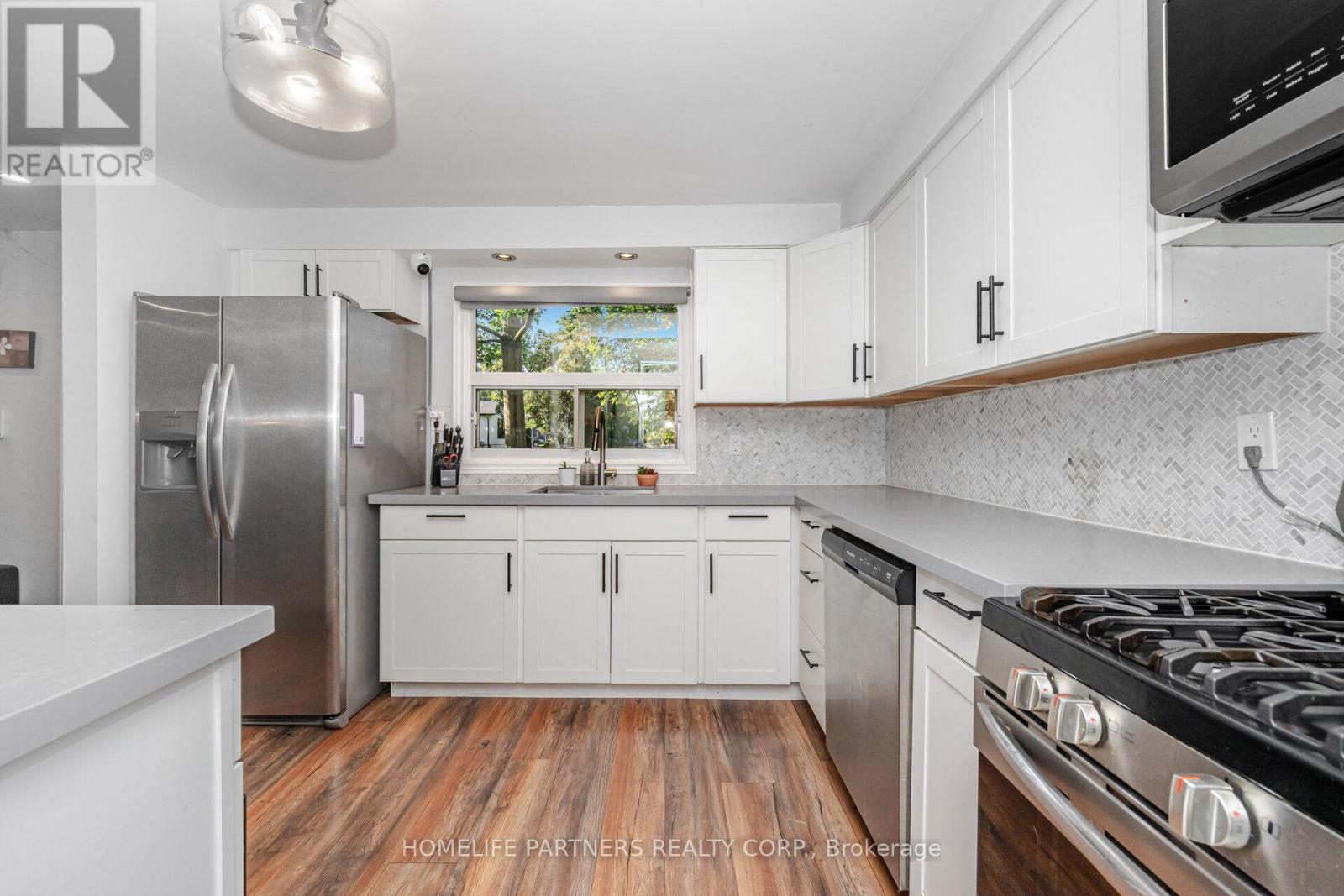 749 Happyvale Drive, Innisfil, Ontario  L9S 2E6 - Photo 13 - N12985970