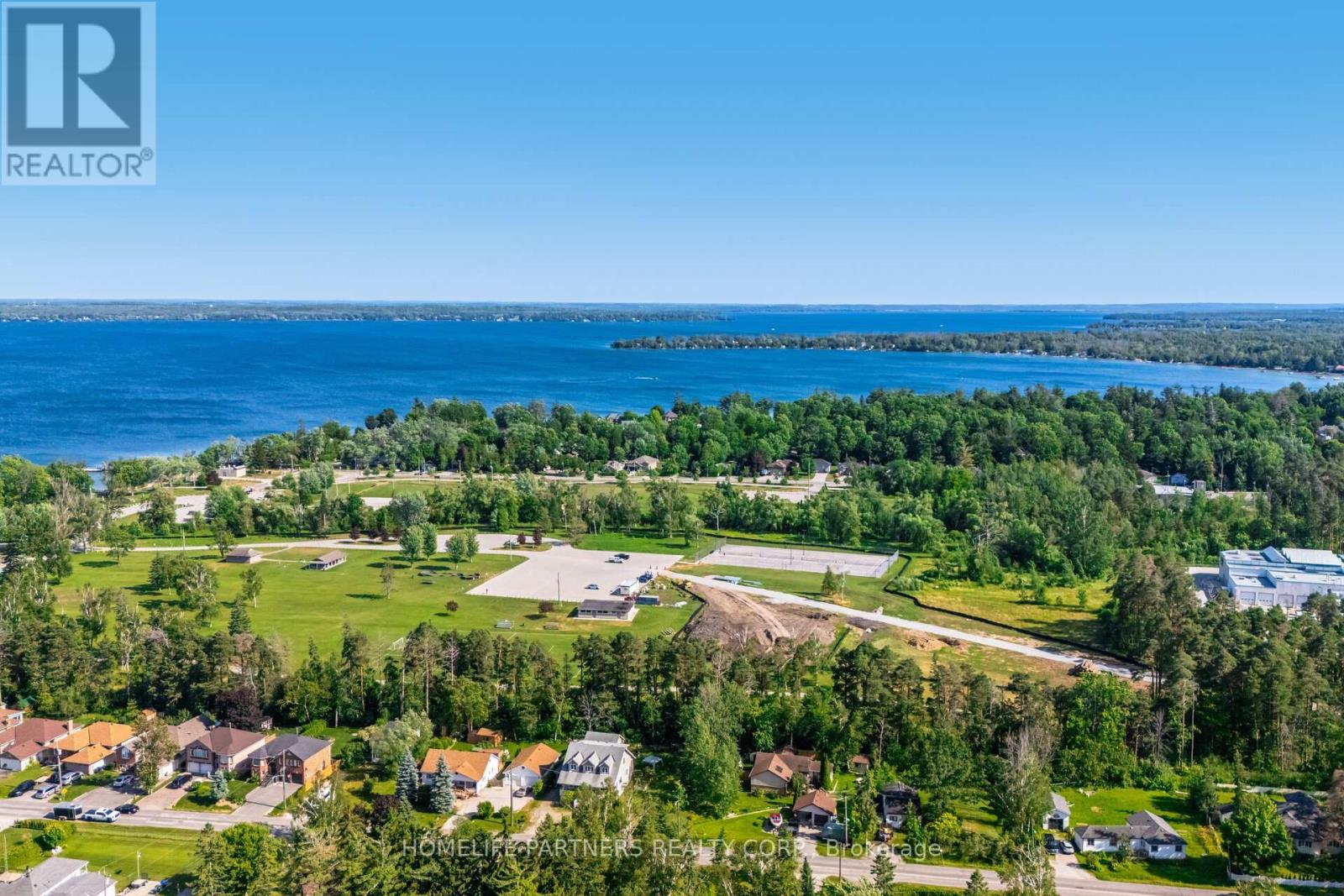 749 Happyvale Drive, Innisfil, Ontario  L9S 2E6 - Photo 37 - N12985970