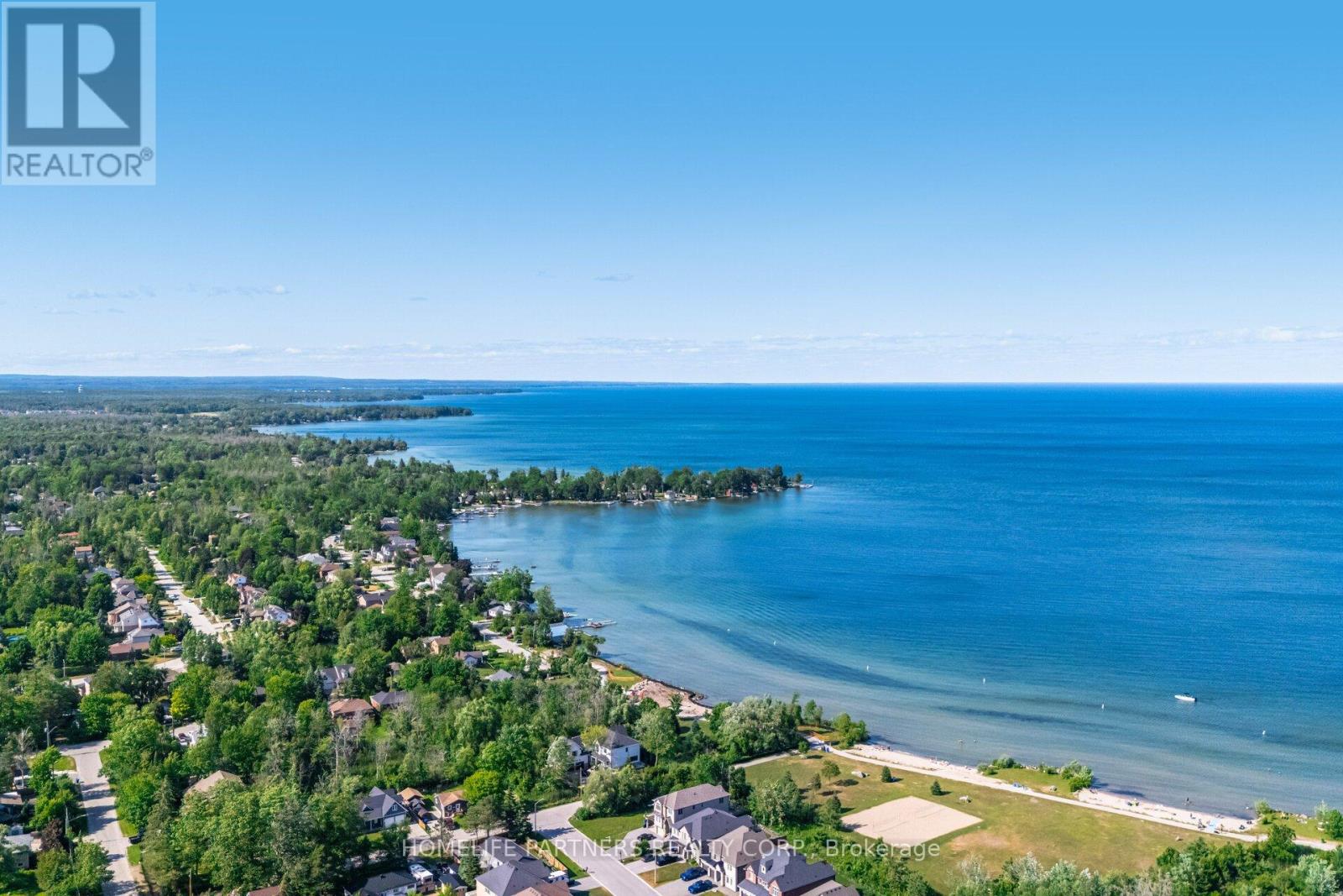 749 Happyvale Drive, Innisfil, Ontario  L9S 2E6 - Photo 40 - N12985970