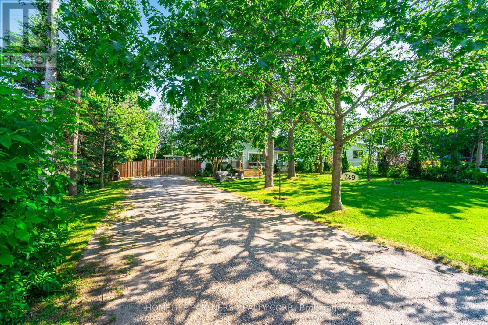 749 Happyvale Drive, Innisfil, Ontario  L9S 2E6 - Photo 46 - N12985970