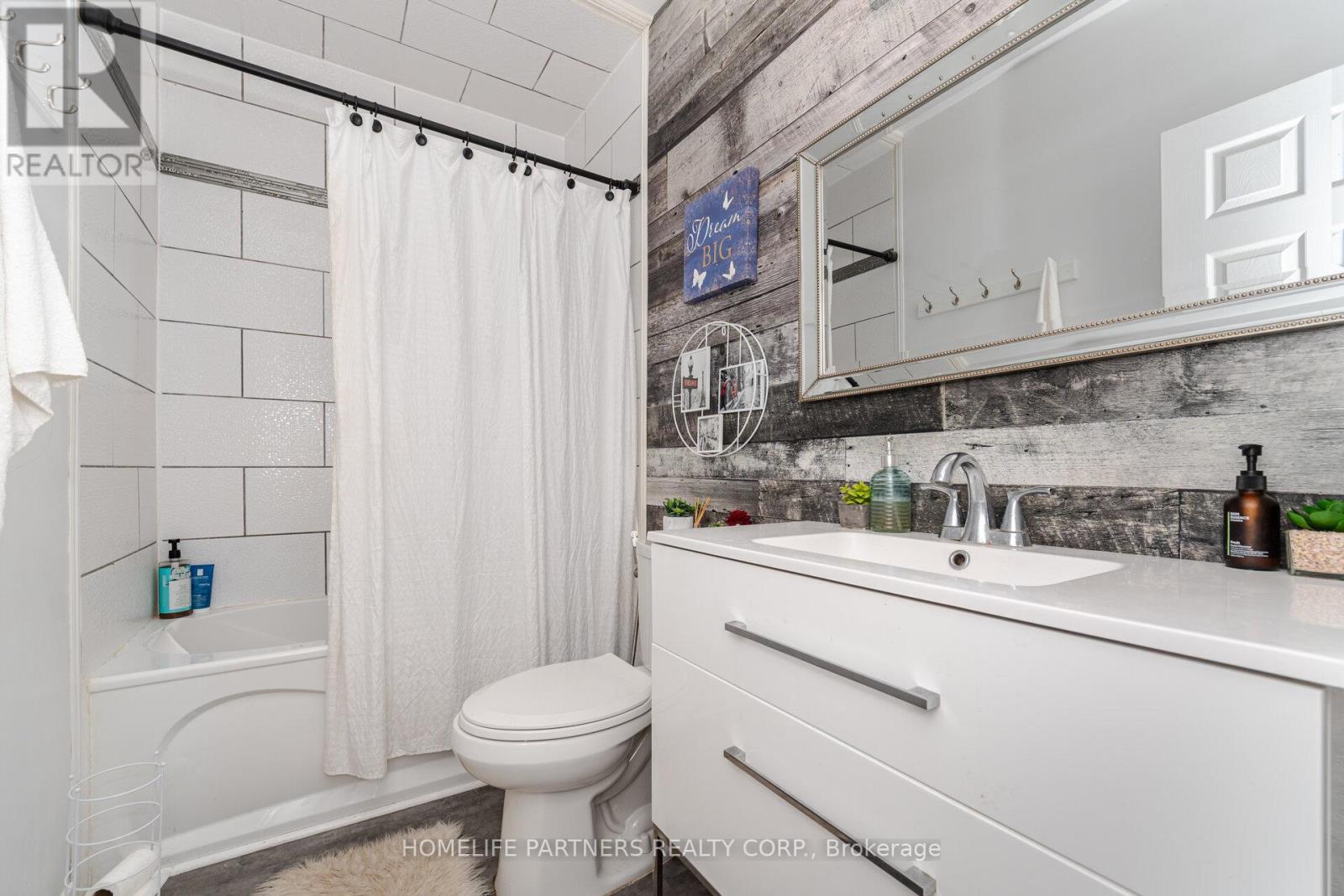 749 Happyvale Drive, Innisfil, Ontario  L9S 2E6 - Photo 26 - N12985972