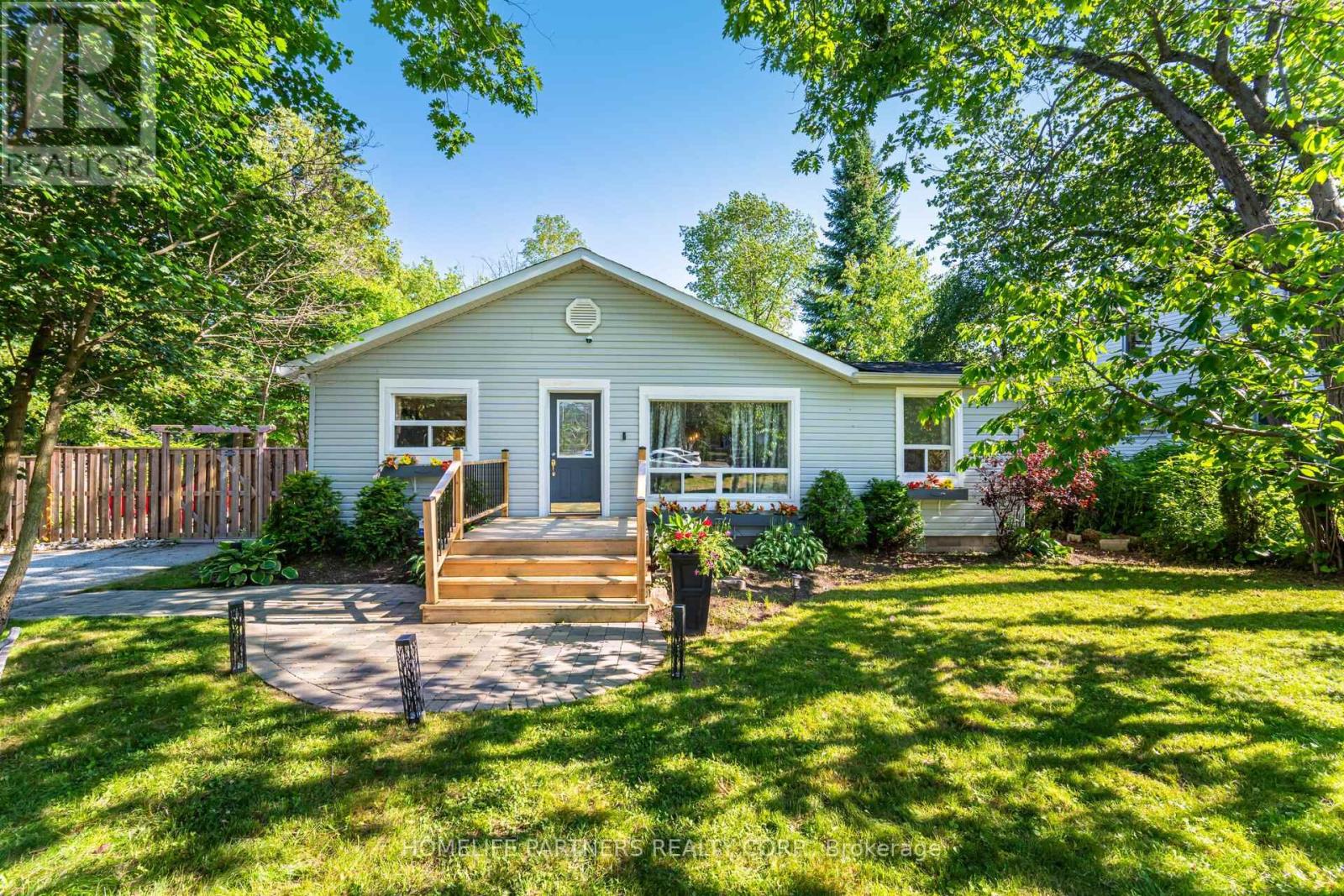 749 Happyvale Drive, Innisfil, Ontario  L9S 2E6 - Photo 36 - N12985972