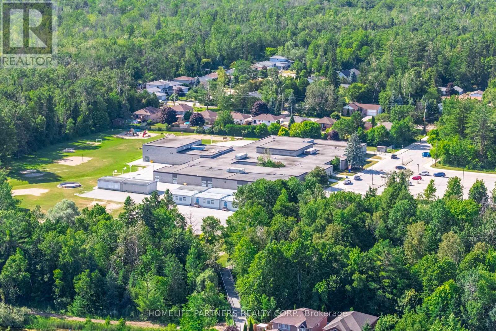 749 Happyvale Drive, Innisfil, Ontario  L9S 2E6 - Photo 43 - N12985972