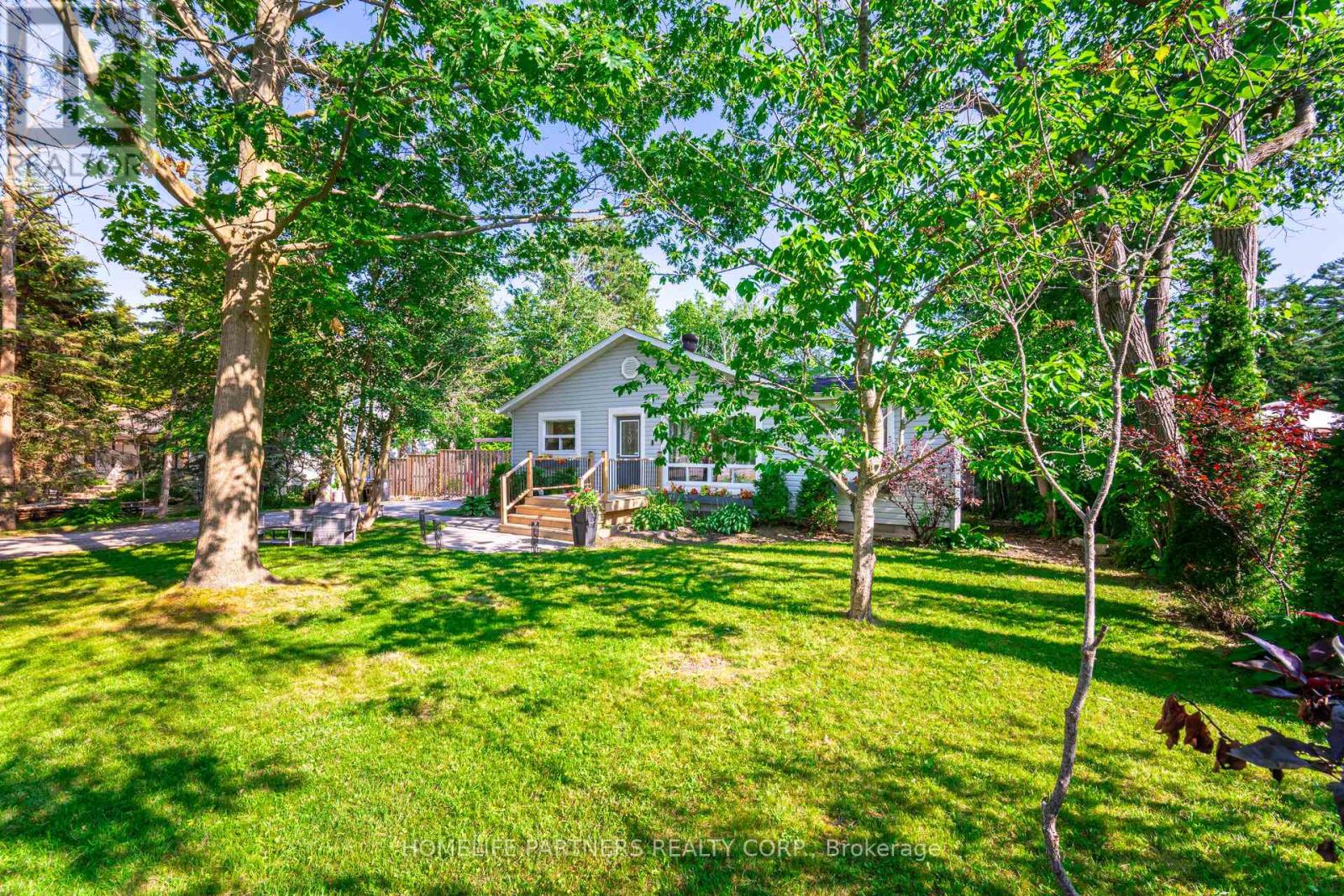 749 Happyvale Drive, Innisfil, Ontario  L9S 2E6 - Photo 46 - N12985972