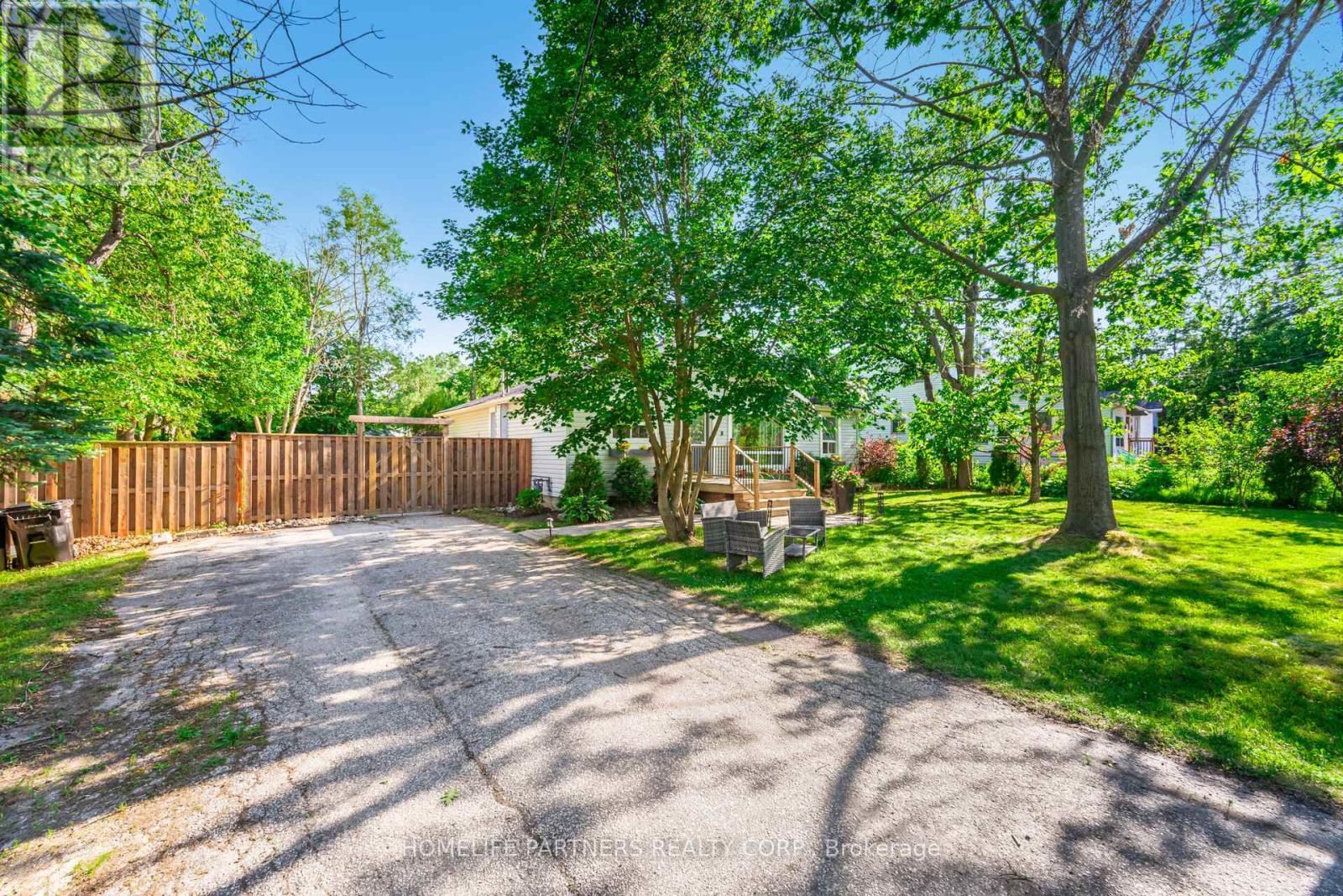 749 Happyvale Drive, Innisfil, Ontario  L9S 2E6 - Photo 47 - N12985972