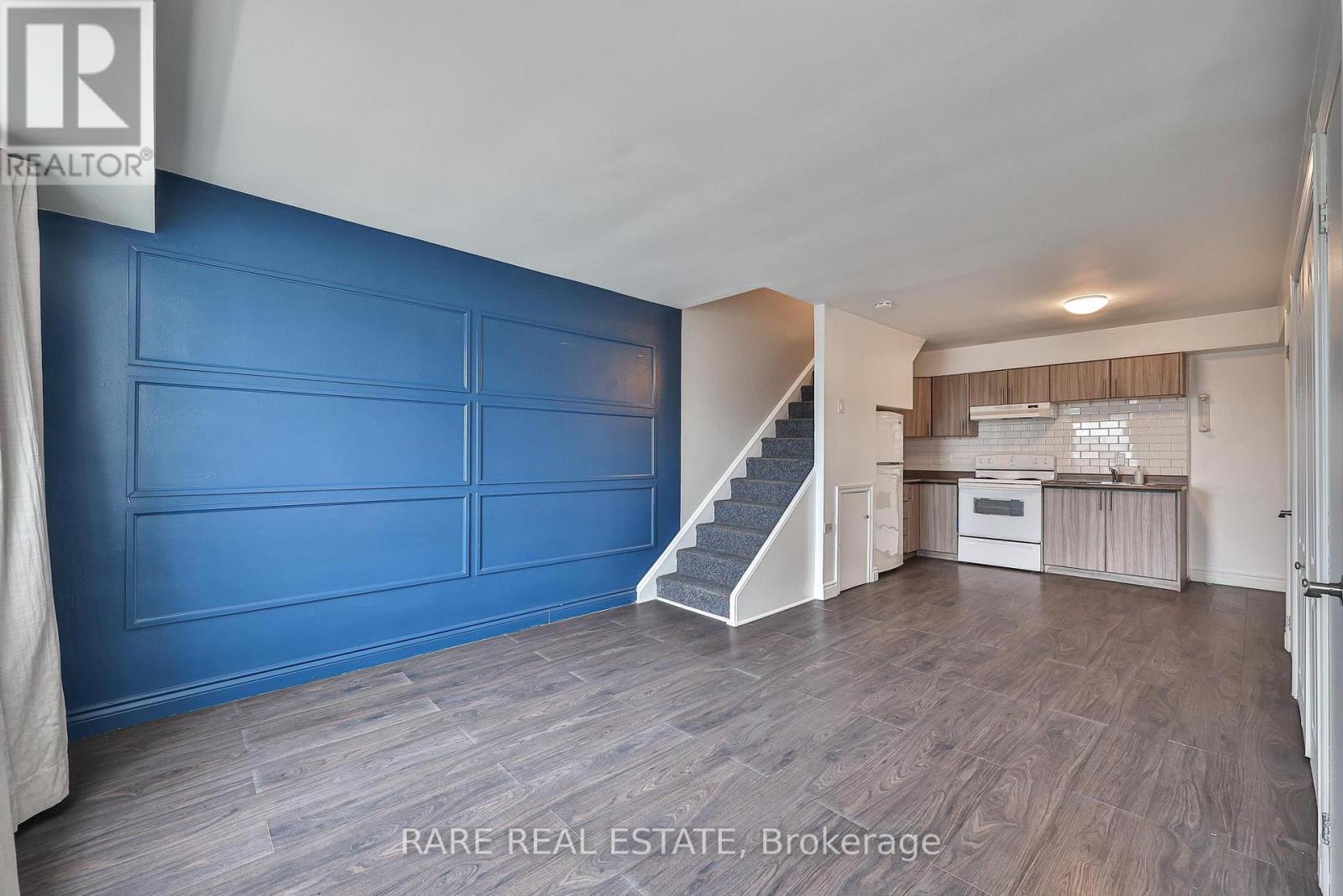 B - 592 MARLEE AVENUE, Toronto, Ontario