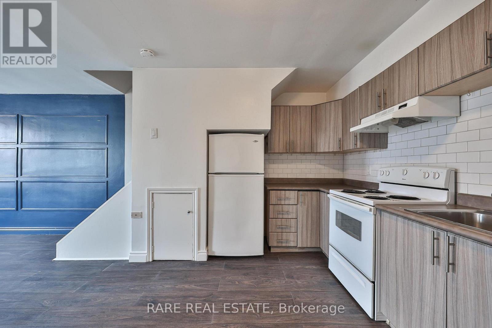 B - 592 Marlee Avenue, Toronto, Ontario  M6B 3J5 - Photo 4 - W12864272