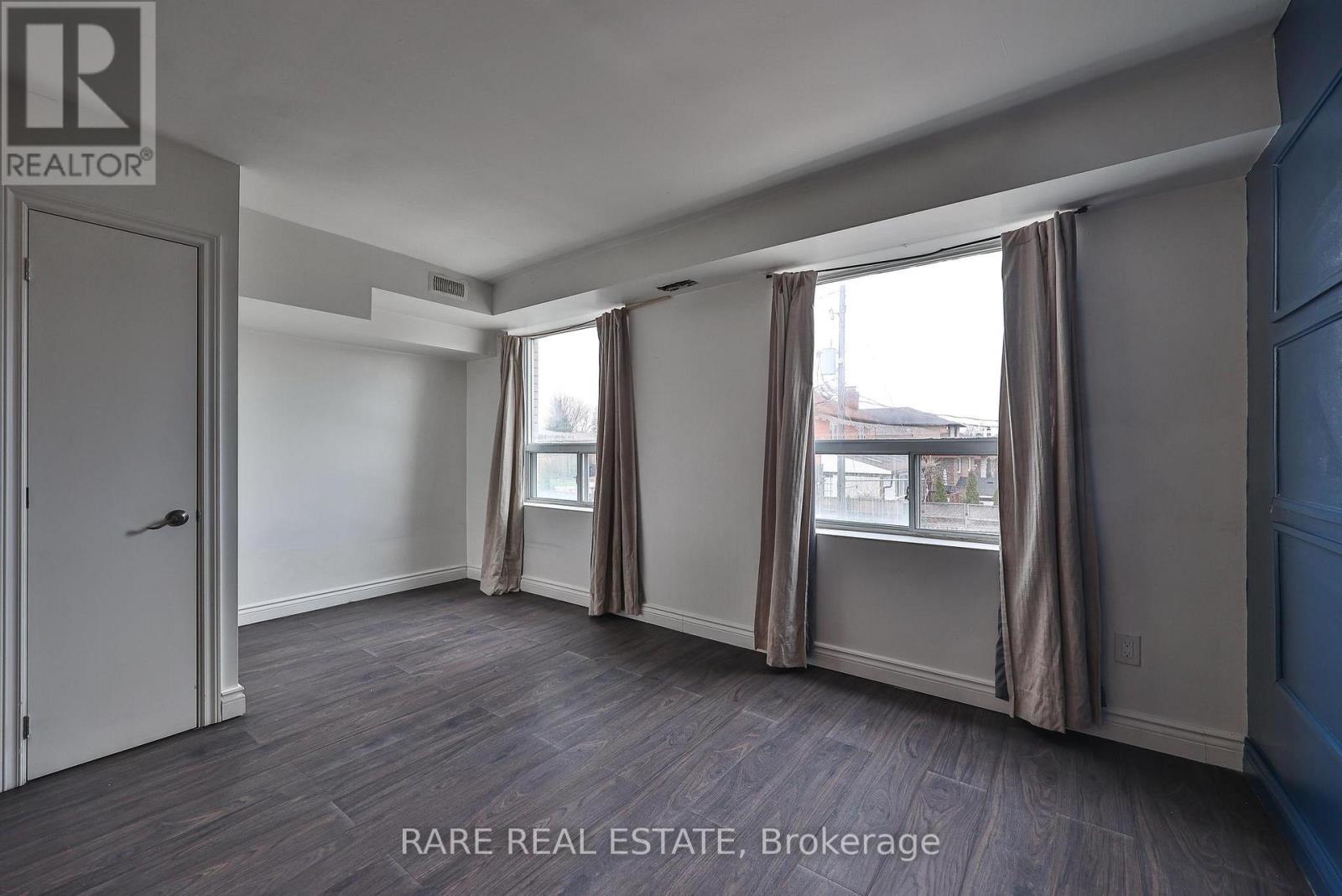 B - 592 Marlee Avenue, Toronto, Ontario  M6B 3J5 - Photo 9 - W12864272