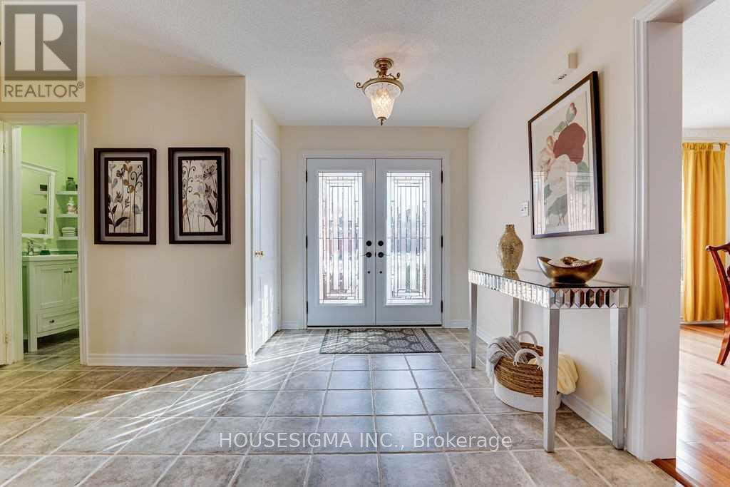 129 Gore Drive, Barrie (Ardagh), Ontario  L4N 0A8 - Photo 5 - S12985920