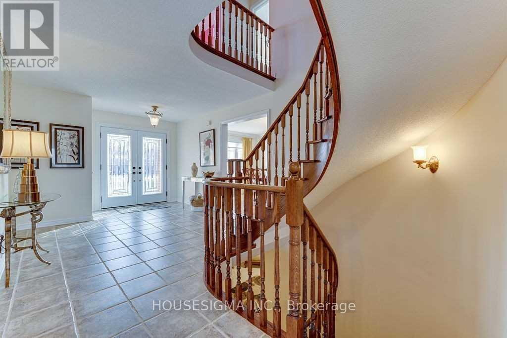 129 Gore Drive, Barrie (Ardagh), Ontario  L4N 0A8 - Photo 6 - S12985920