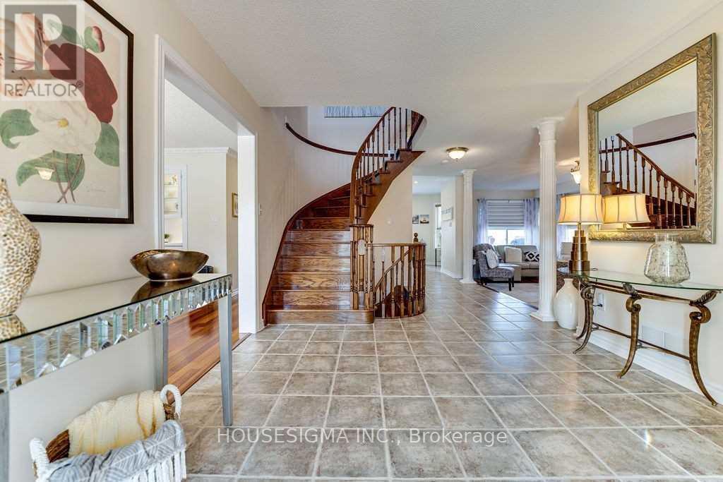 129 Gore Drive, Barrie (Ardagh), Ontario  L4N 0A8 - Photo 7 - S12985920