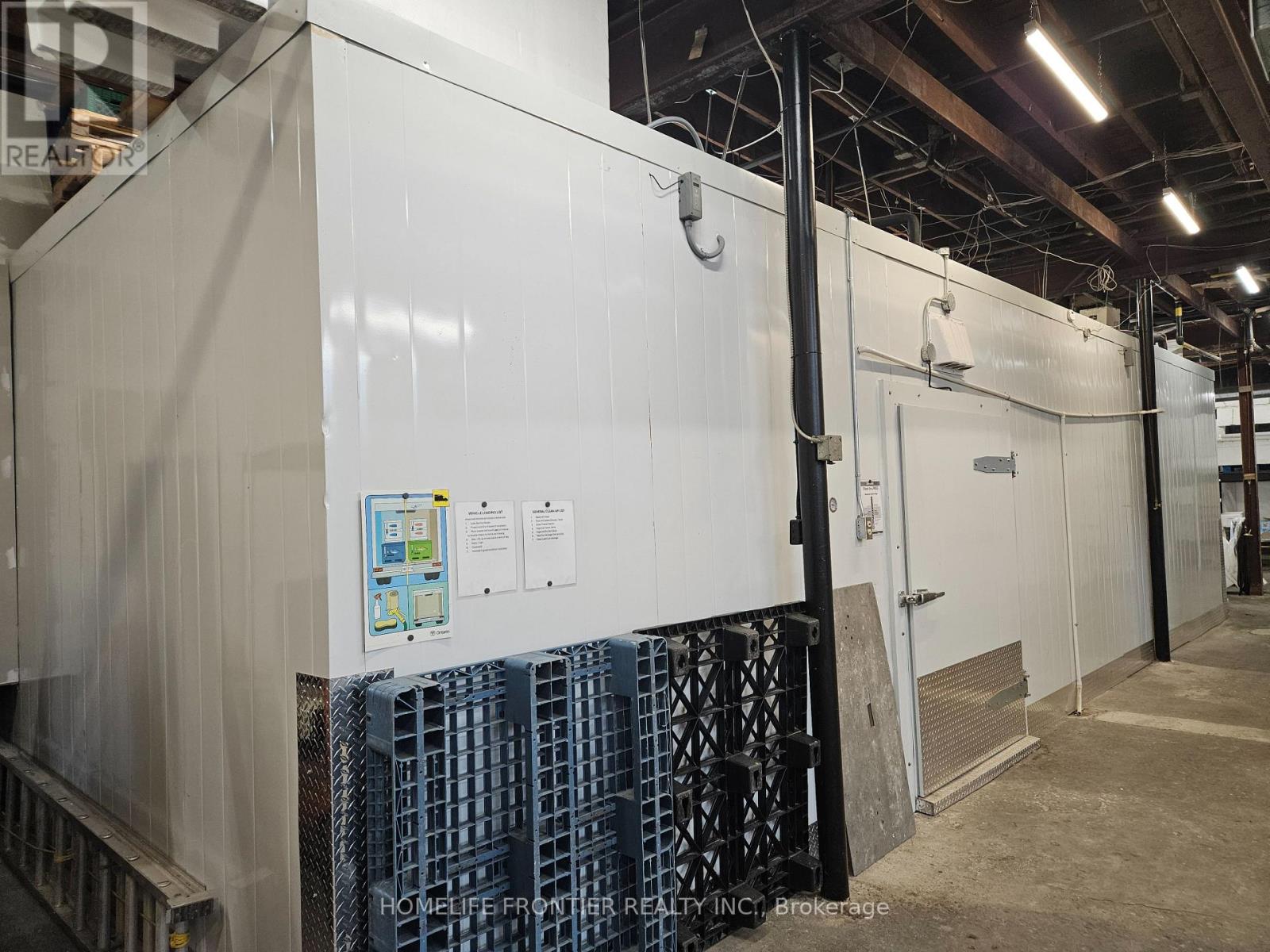 13 Racine Road, Toronto, Ontario  M9W 2Z2 - Photo 7 - W12985914