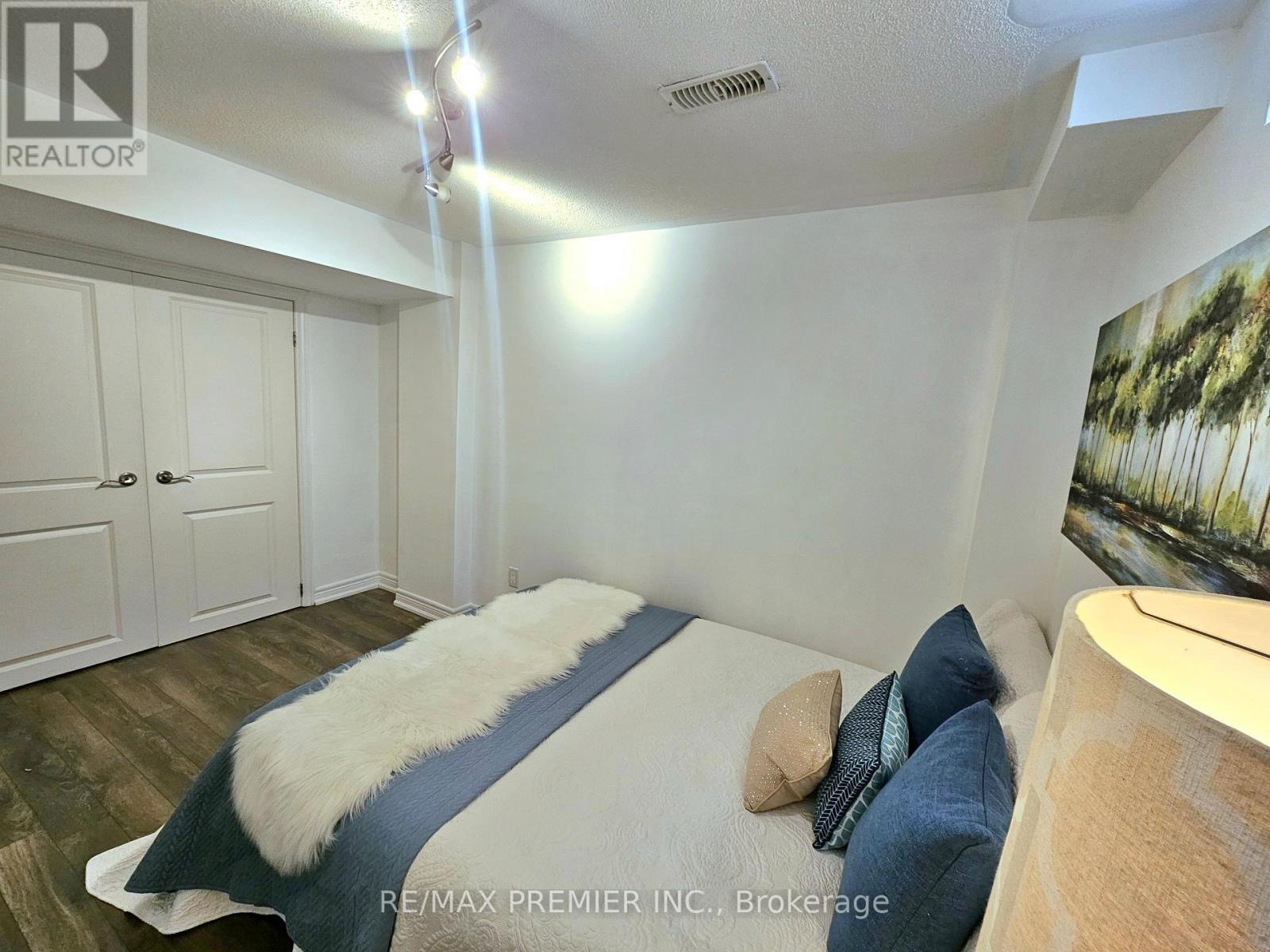 Bsmt - 3900 Arvona Place, Mississauga, Ontario  L5M 0Y5 - Photo 5 - W12985954