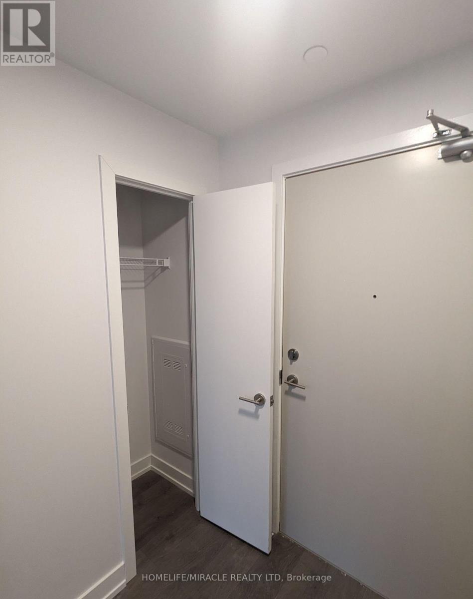 212 - 215 Veterans Drive, Brampton, Ontario  L7A 5L7 - Photo 4 - W12985992