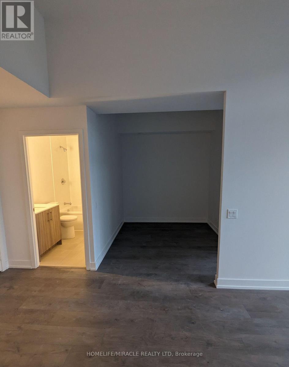 212 - 215 Veterans Drive, Brampton, Ontario  L7A 5L7 - Photo 8 - W12985992