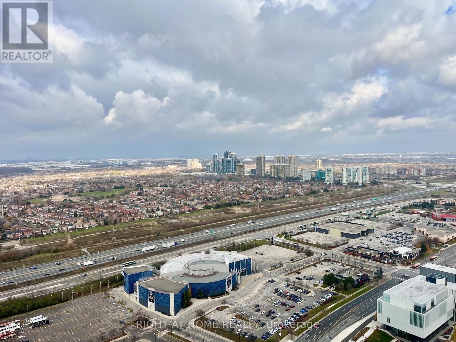 3901 - 395 Square One Drive, Mississauga, Ontario  L5B 0P6 - Photo 10 - W12985994