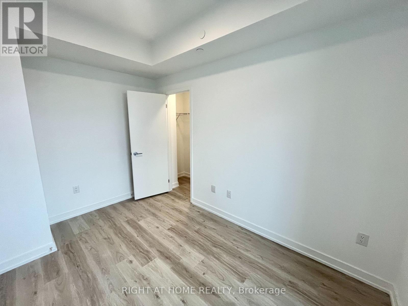 3901 - 395 Square One Drive, Mississauga, Ontario  L5B 0P6 - Photo 11 - W12985994